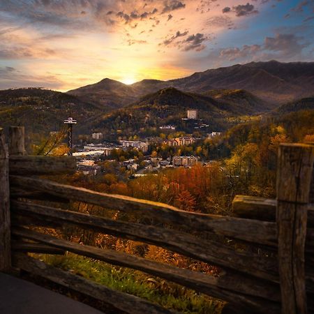 Hemlock Hollow, Pool Access, 1089 Free Tickets Each Paid Day, Dollywood And More Sevierville Bagian luar foto